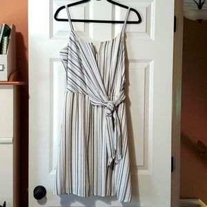 EUC - Black & White pinstripe front tie dress